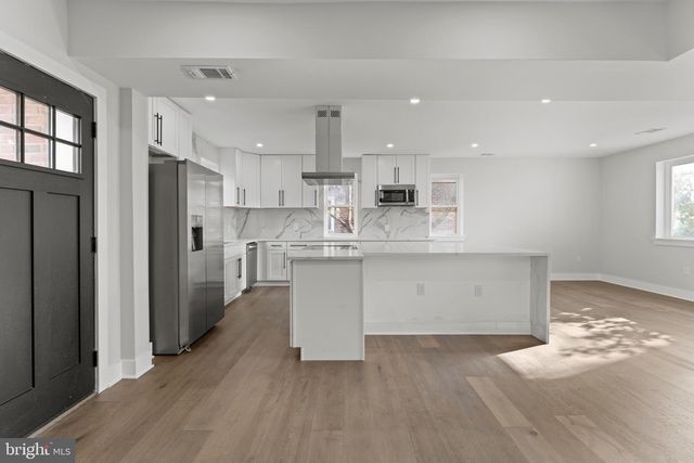 33 NICHOLSON ST NW, Washington, DC 20011