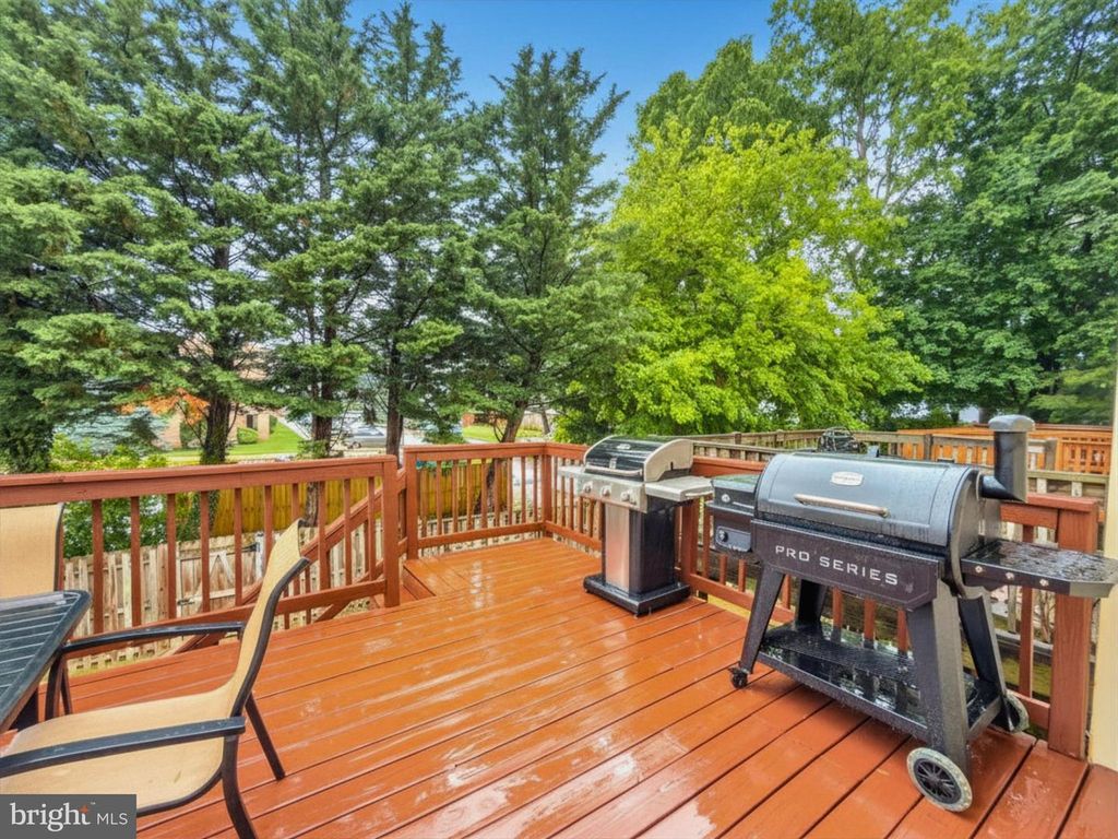Image 16 of property listing at 406 BLOSSOM LN, Frederick, MD 21701