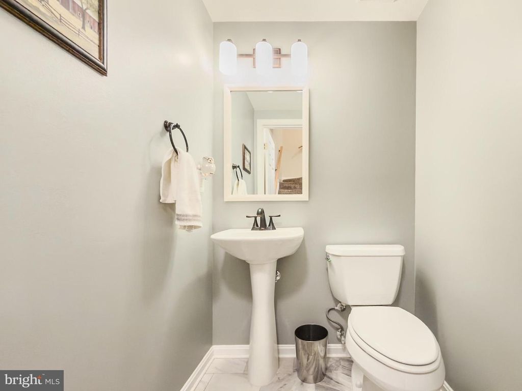 Image 17 of property listing at 406 BLOSSOM LN, Frederick, MD 21701
