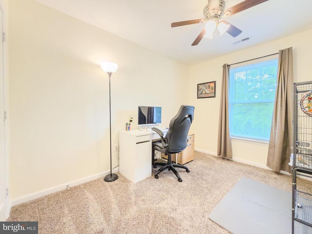 Image 26 of property listing at 406 BLOSSOM LN, Frederick, MD 21701