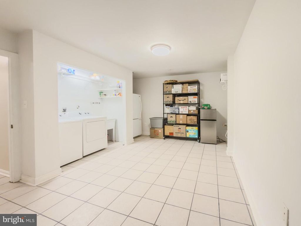 Image 34 of property listing at 406 BLOSSOM LN, Frederick, MD 21701