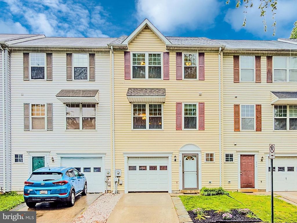 Image 4 of property listing at 406 BLOSSOM LN, Frederick, MD 21701