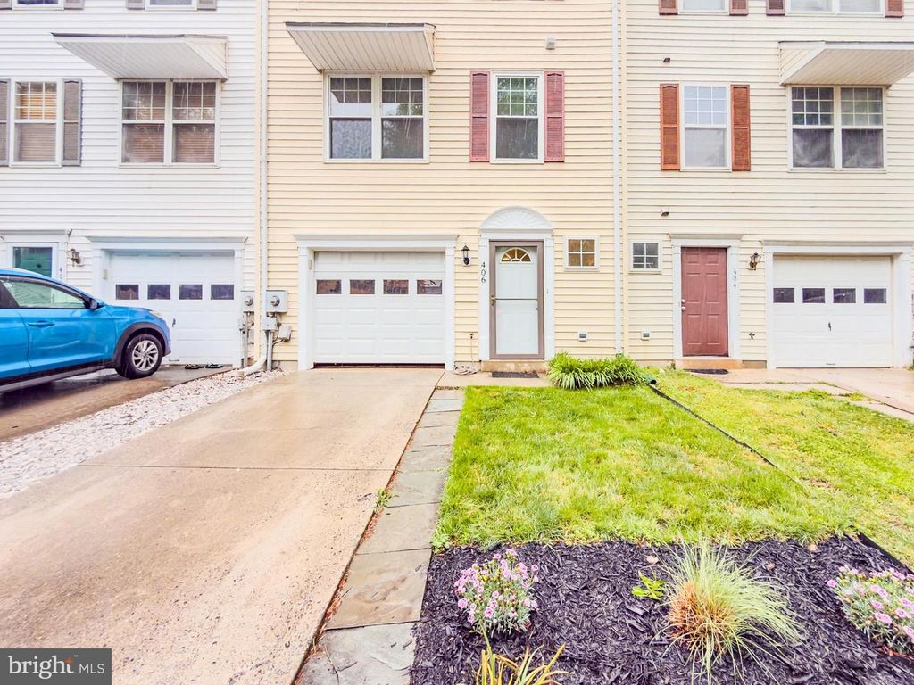 Image 5 of property listing at 406 BLOSSOM LN, Frederick, MD 21701