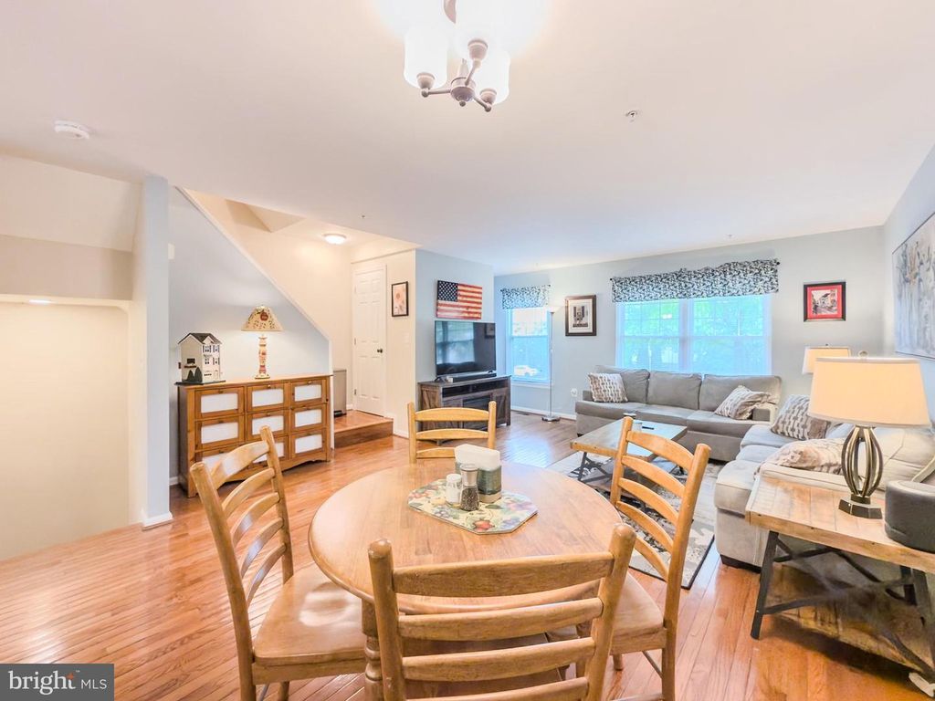 Image 9 of property listing at 406 BLOSSOM LN, Frederick, MD 21701