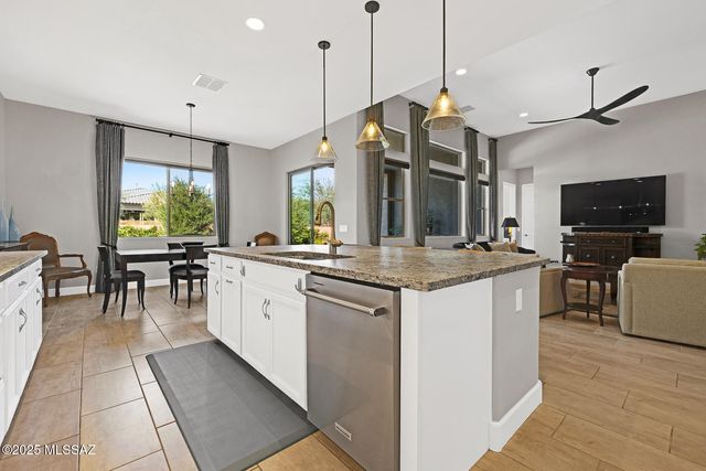 13385 N Cape Marigold Drive, Oro Valley, AZ 85755