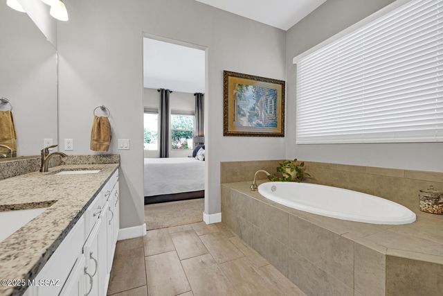 13385 N Cape Marigold Drive, Oro Valley, AZ 85755