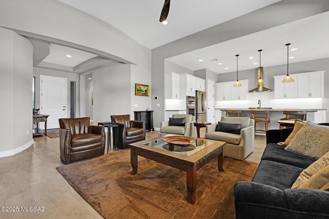 13385 N Cape Marigold Drive, Oro Valley, AZ 85755