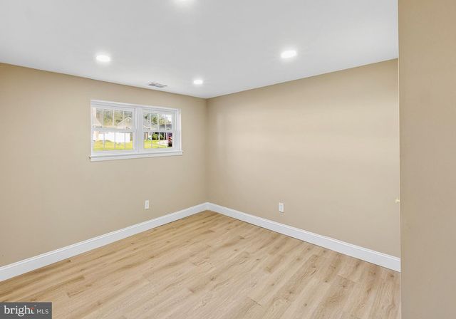 104 CHATHAM RD, Blackwood, NJ 08012
