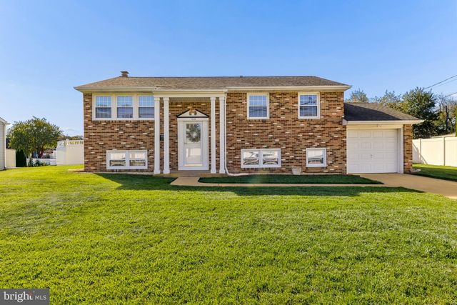 104 CHATHAM RD, Blackwood, NJ 08012