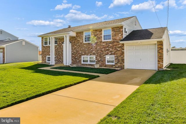 104 CHATHAM RD, Blackwood, NJ 08012