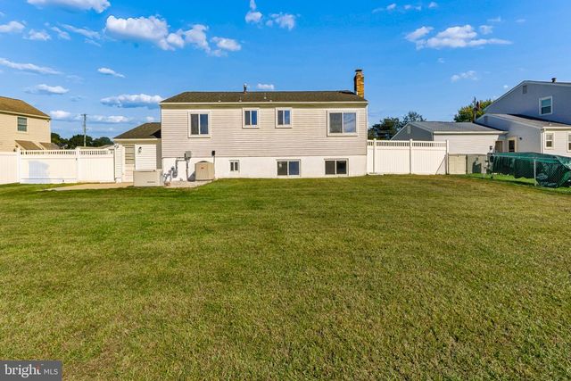 104 CHATHAM RD, Blackwood, NJ 08012