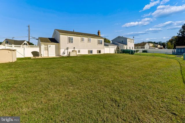 104 CHATHAM RD, Blackwood, NJ 08012