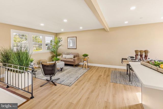 104 CHATHAM RD, Blackwood, NJ 08012