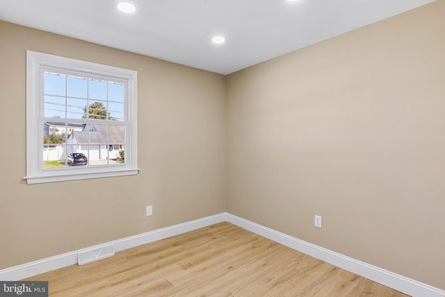 104 CHATHAM RD, Blackwood, NJ 08012