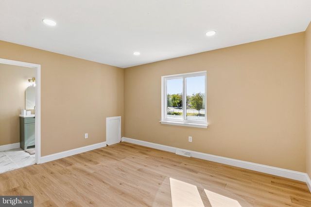 104 CHATHAM RD, Blackwood, NJ 08012