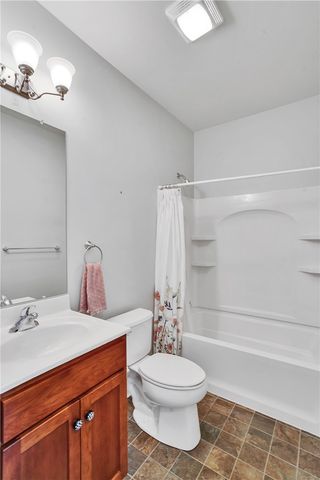 254 Patriot Ln, Economy, PA 15042
