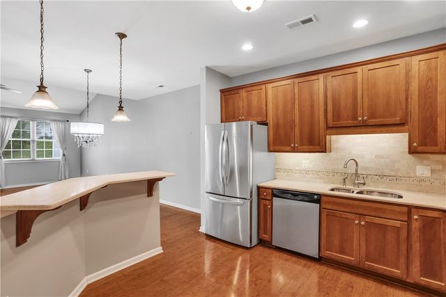 254 Patriot Ln, Economy, PA 15042