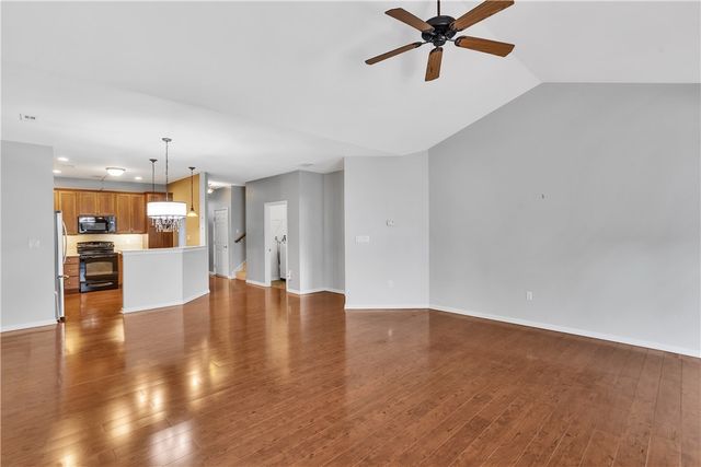 254 Patriot Ln, Economy, PA 15042