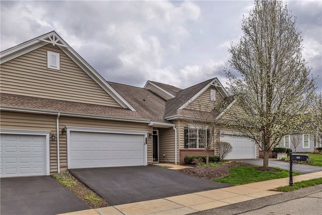 254 Patriot Ln, Economy, PA 15042