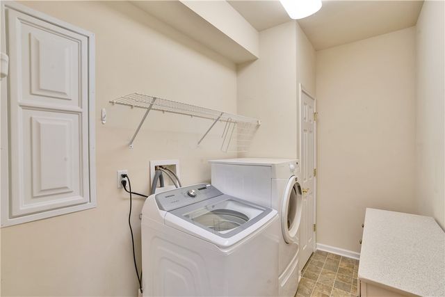 254 Patriot Ln, Economy, PA 15042