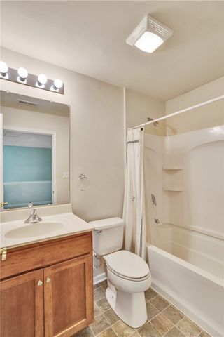 254 Patriot Ln, Economy, PA 15042