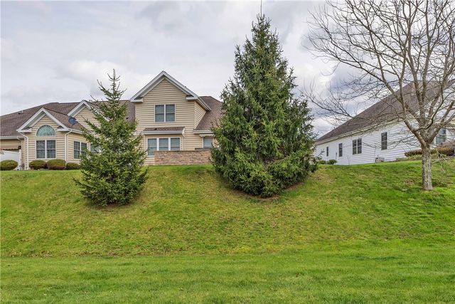 254 Patriot Ln, Economy, PA 15042