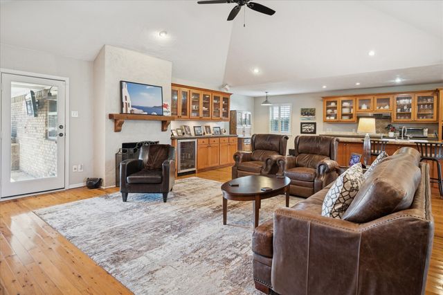 10117 Coveridge Drive, Dallas, TX 75238