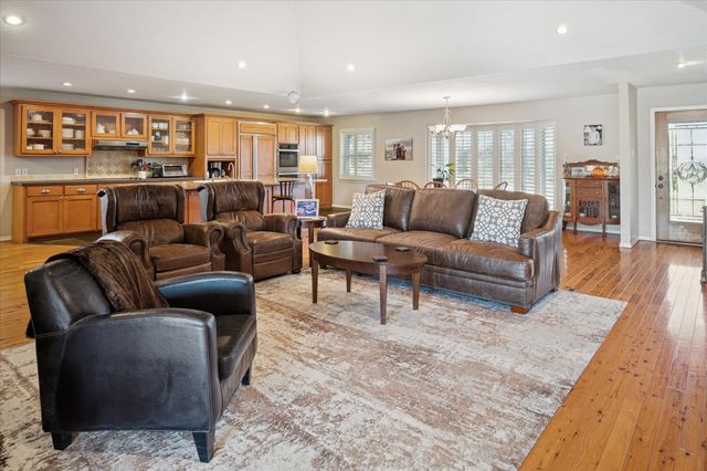 10117 Coveridge Drive, Dallas, TX 75238