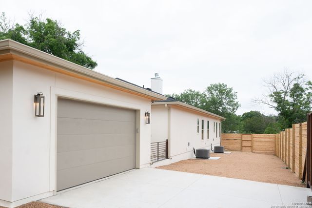 301 tuttle, Terrell Hills, TX 78209