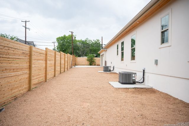 301 tuttle, Terrell Hills, TX 78209