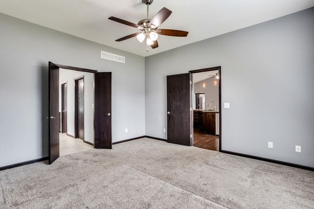 2730 N Woodridge St, Wichita, KS 67226