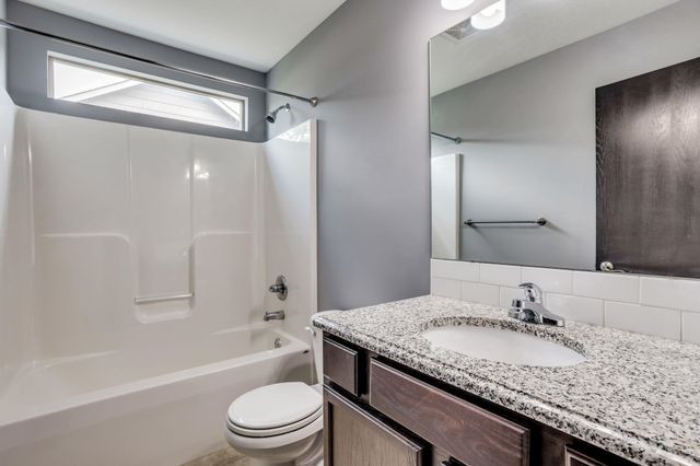 2730 N Woodridge St, Wichita, KS 67226