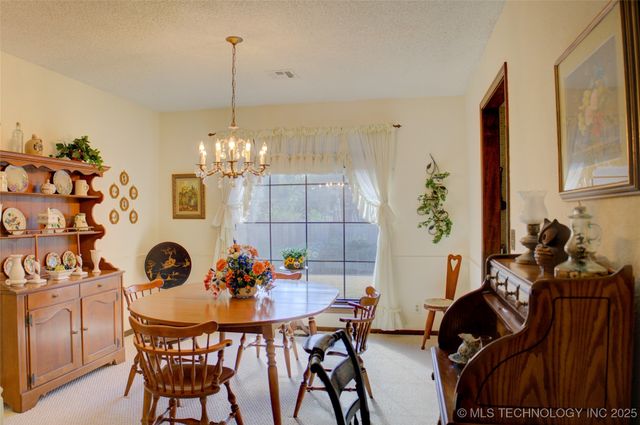 2618 E 72nd Street, Tulsa, OK 74136