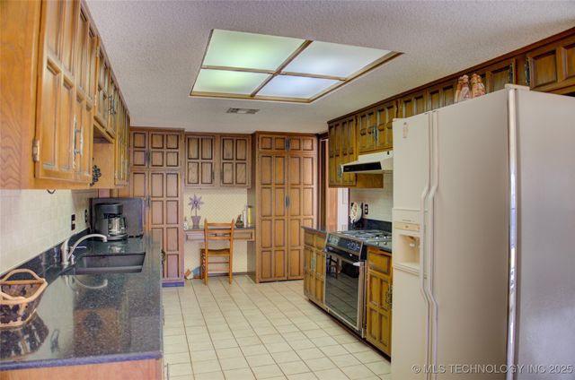 2618 E 72nd Street, Tulsa, OK 74136