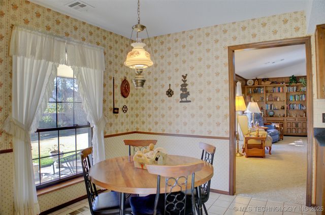 2618 E 72nd Street, Tulsa, OK 74136