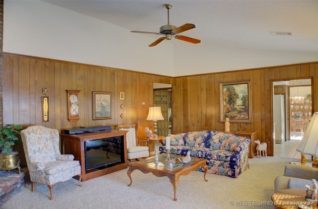 2618 E 72nd Street, Tulsa, OK 74136