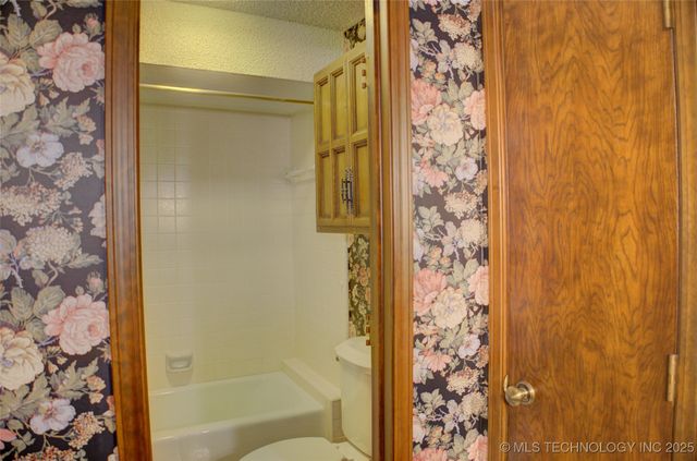 2618 E 72nd Street, Tulsa, OK 74136