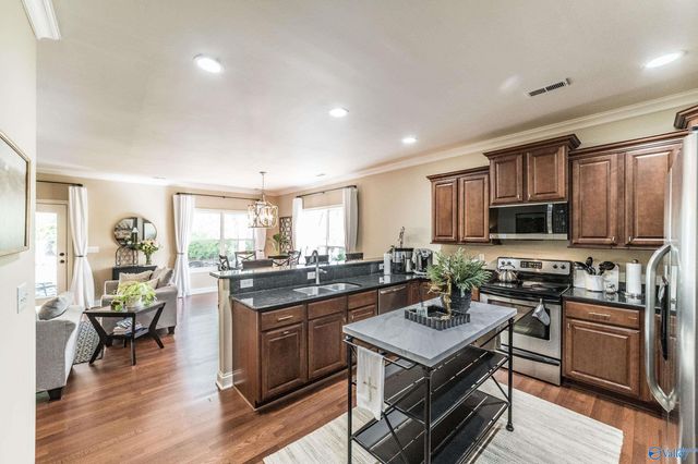 218 NE Treetop Drive, Huntsville, AL 35801