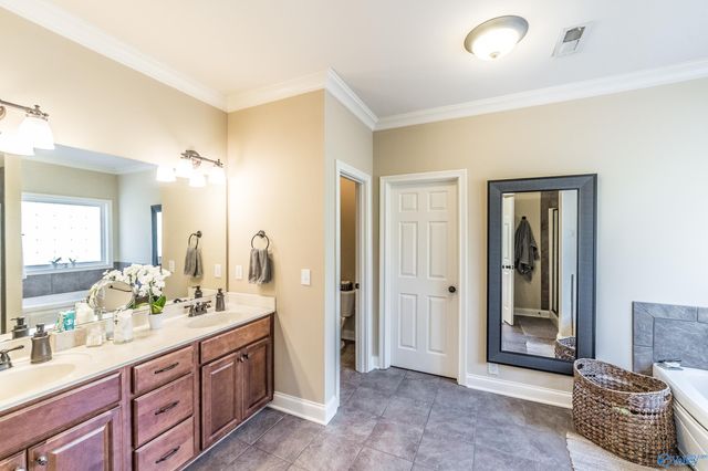 218 NE Treetop Drive, Huntsville, AL 35801