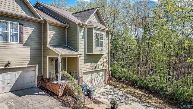 218 NE Treetop Drive, Huntsville, AL 35801