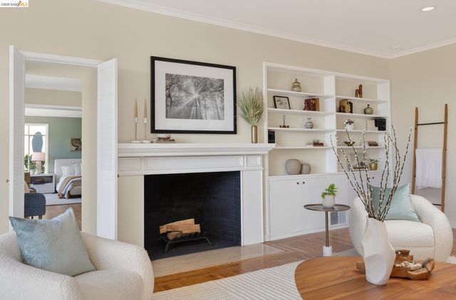 5727 La Salle Ave, Oakland, CA 94611