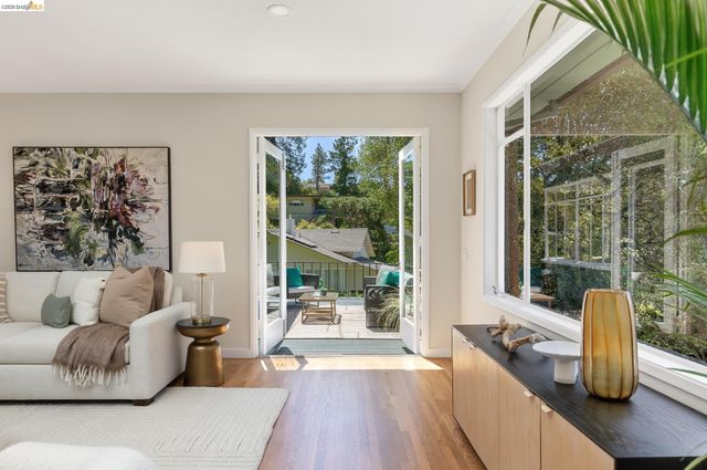 5727 La Salle Ave, Oakland, CA 94611