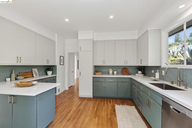 5727 La Salle Ave, Oakland, CA 94611