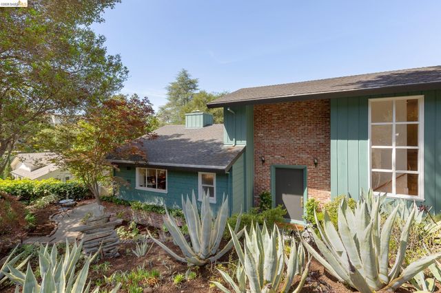 5727 La Salle Ave, Oakland, CA 94611