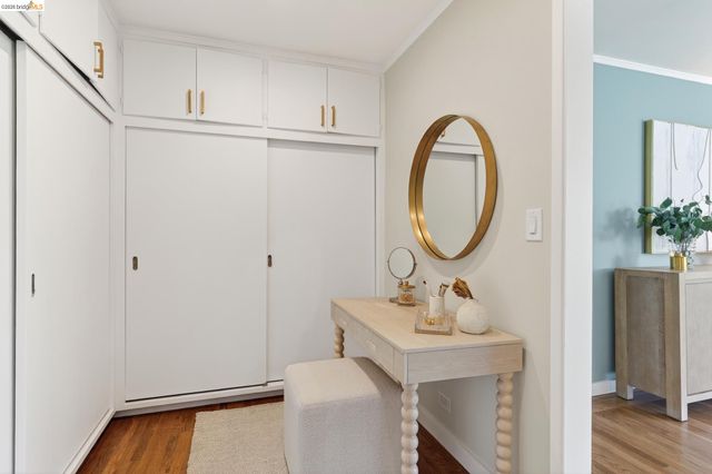 5727 La Salle Ave, Oakland, CA 94611