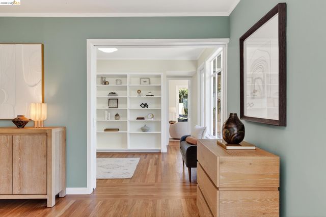 5727 La Salle Ave, Oakland, CA 94611