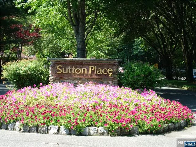 405 Sutton Place, Norwood, NJ 07648