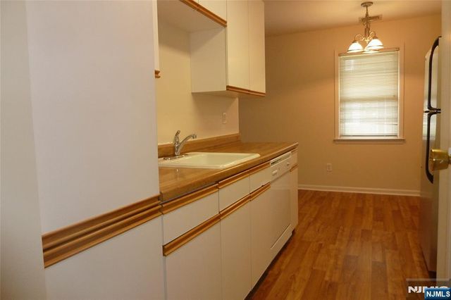 405 Sutton Place, Norwood, NJ 07648