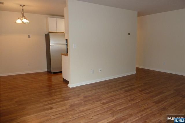 405 Sutton Place, Norwood, NJ 07648