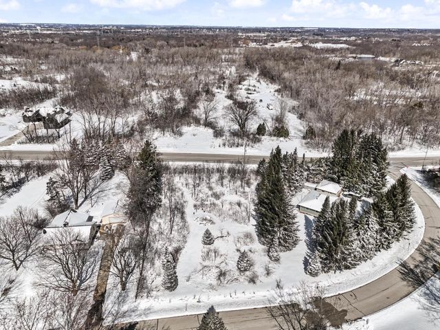 Lt0 W WOODLAND DRIVE, New Berlin, WI 53146